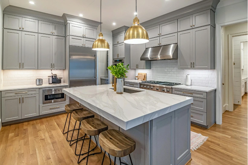 Kitchen set dengan storage dan appliance