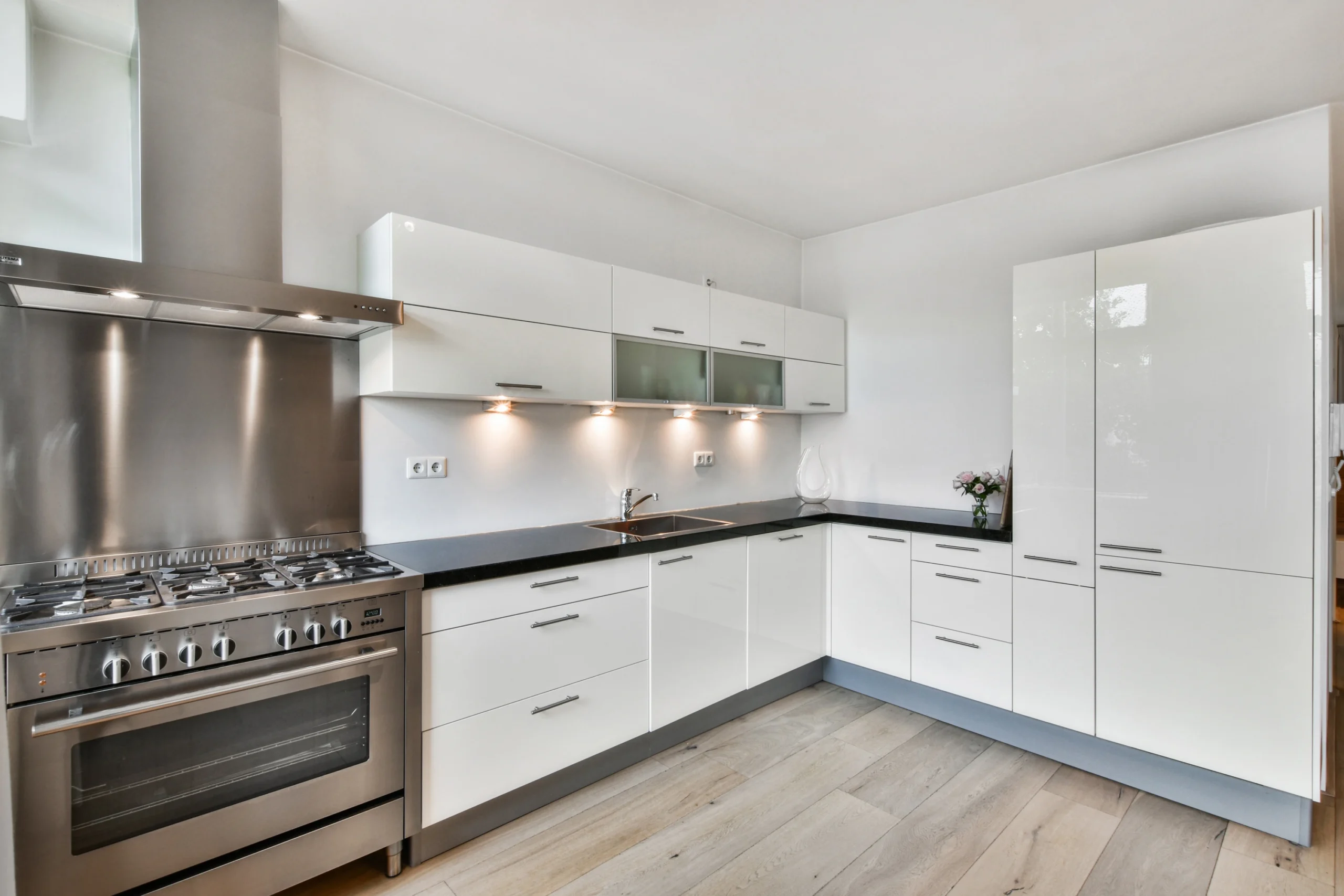 L-Shape kitchen set